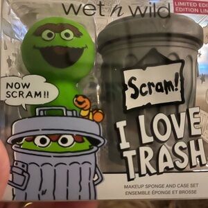 Wet n Wild Oscar the Grouch Makeup Sponge Set